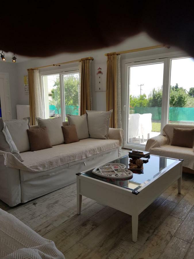 Nautilus Guest House Nea Iraklitsa Exterior photo