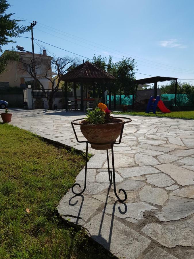Nautilus Guest House Nea Iraklitsa Exterior photo